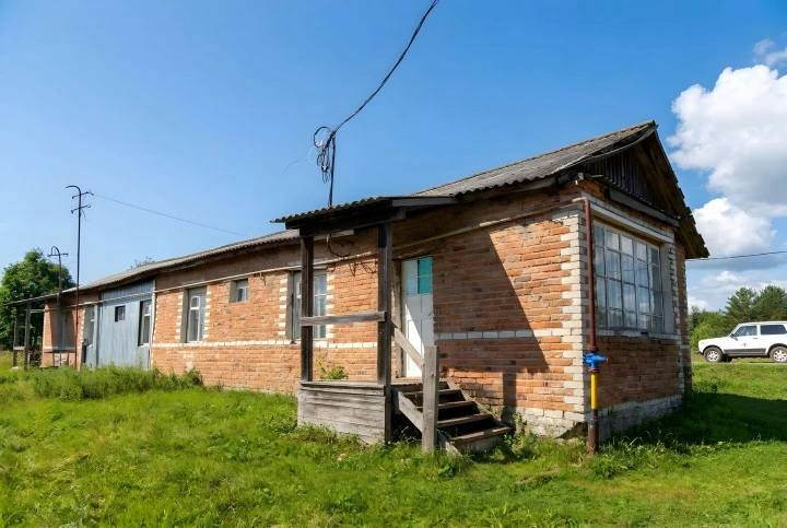 Здание 149,1 кв.м с земельным участком 674 кв.м: Республика Коми, г. Ухта, д. Лайково, ул. Центральная, дом 5